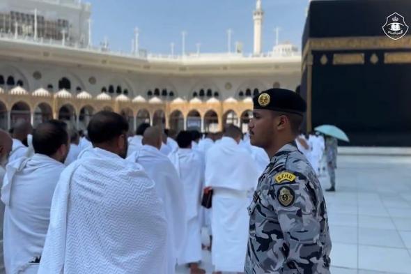 جهود
    ميدانية
    مكثفة
    لـ"أمن
    الحج
    والعمرة"
    بالمسجد
    الحرام
    لتنظيم
    الحشود
    وحماية
    المصلين
