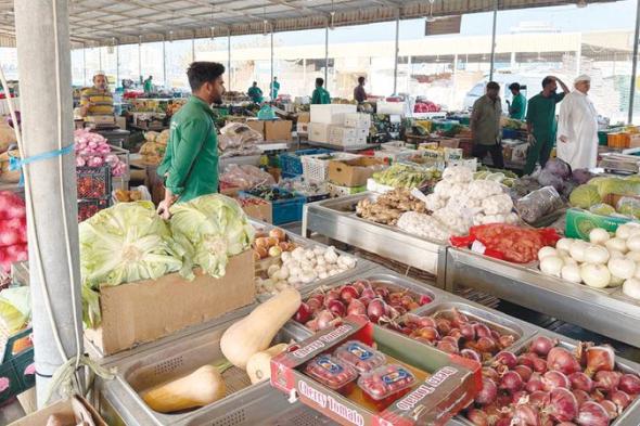 البيع بـ «الصندوق» يحرم أسراً التبضع في «سوق الجسر» برأس الخيمة