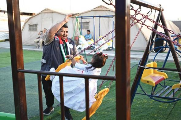 المستشفى الإماراتي العائم بالعريش يحتفل مع المرضى بعيد الاتحاد الـ 54