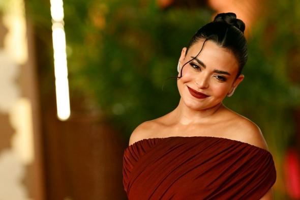 مكياج
وتسريحات
شعر
النجمات
في
اليوم
الثالث
لمهرجان
البحر
الأحمر
السينمائي
2025