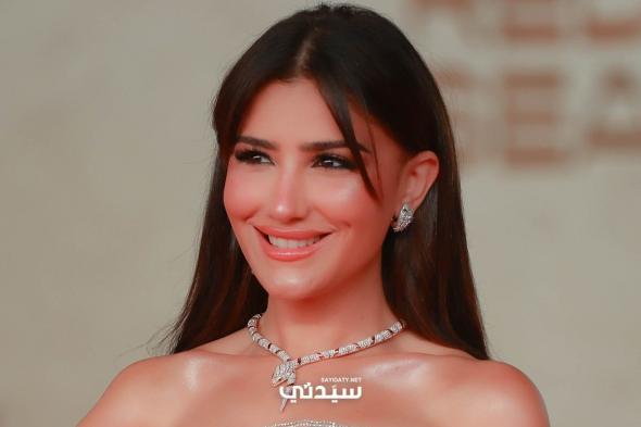 صيحات
جمالية
من
النجمات
العرب
تخطف
الأنظار
في
مهرجان
البحر
الأحمر