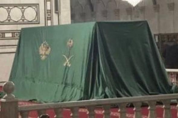 ولى
العهد
السعودى
يهدى
سوريا
قطعة
من
الكعبة
بمناسبة
عيد
التحرير