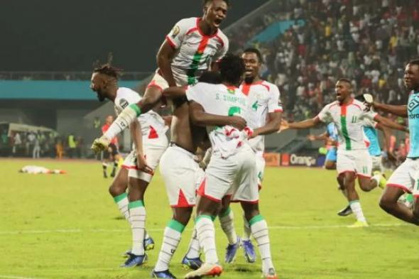 مدرب
بوركينافاسو
يكشف
قائمة
لاعبيه
المعنيين
بكأس
أمم
إفريقيا
2025