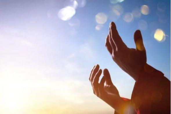 لا
تنسوا
الدعاء
فهو
عبادة
يحبها
الله