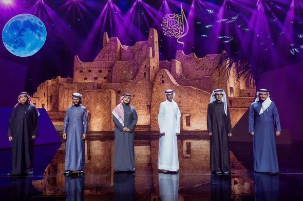 الحمزاوي
    يتأهل..
    ولجنة
    تحكيم
    "شاعر
    الراية"
    تمنح
    بن
    هندي
    كارتها
    الذهبي