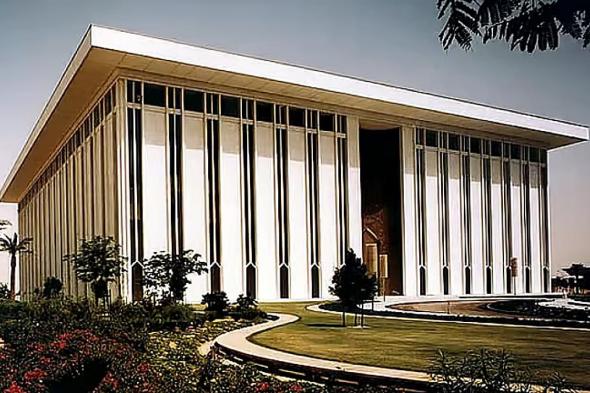 البنك
المركزي
يخفض
معدل
اتفاقية
إعادة
شراء
"الريبو"
بمقدار
25
نقطة
أساس
إلى
4.25
%