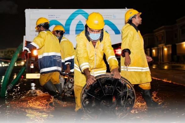 أمانة
جدة
تواصل
أعمالها
الميدانية
بعد
الهطولات
القياسية
للأمطار