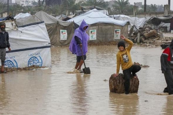 المنظمة
الدولية
للهجرة:
أمطار
وسيول
تهدد
حياة
مئات
آلاف
النازحين
في
غزة