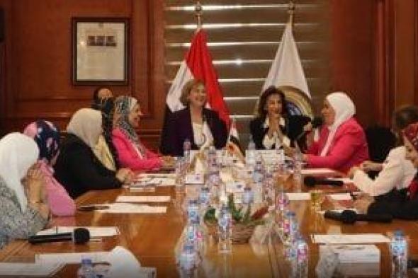 أمين
المجلس
الأعلى
للجامعات
يستعرض
ملامح
تطوير
البرامج
وربطها
بسوق
العمل