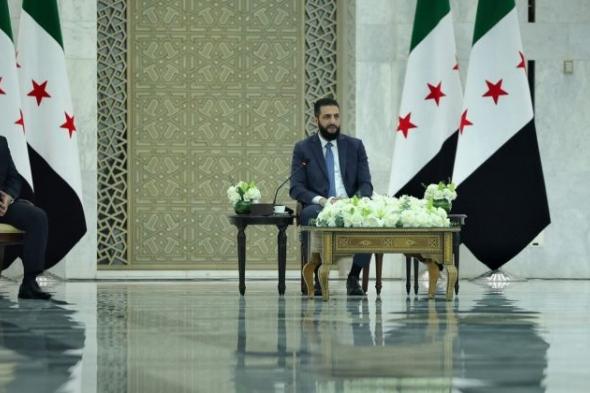 الشرع:
      لا
      مكان
      للطائفية
      في
      سوريا
      الجديدة