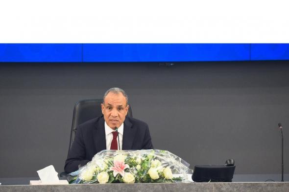 وزير
      الخارجية
      يؤكد
      أهمية
      التكامل
      بين
      مكونات
      التمثيل
      المصري
      في
      الخارج