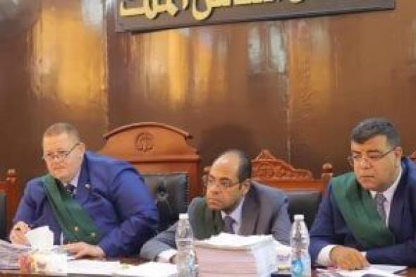 السجن
المؤبد
وغرامة
100
ألف
جنيه
لعاطلين
بتهمة
الاتجار
في
المواد
المخدرة
بقنا