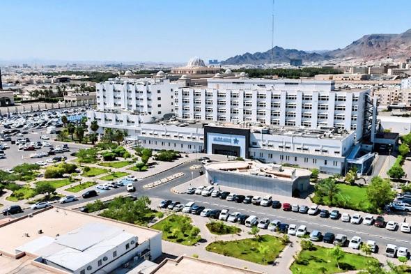 نجاح
    عملية
    جراحية
    نادرة
    لاستبدال
    جزء
    من
    عظمة
    الفخذ
    وتغيير
    مفصل
    الركبة
    بمستشفى
    الملك
    فهد
    بالمدينة
    المنورة