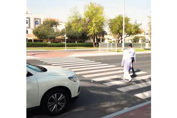 توقف السائق المفاجئ أمام ممرات المشاة.. يكسر «عنصر التوقع»