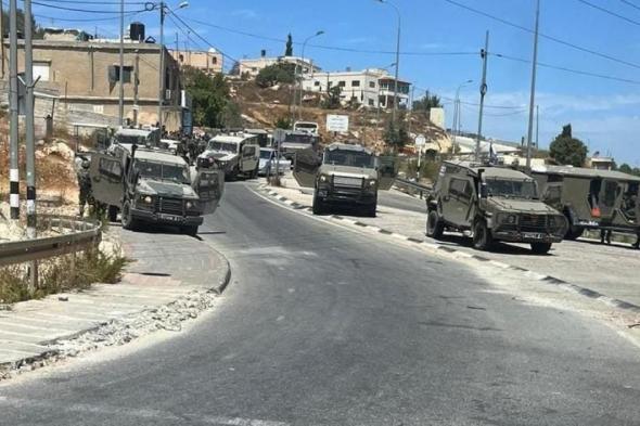 6
عائلات
تخلي
منازلها
تمهيدا
لهدمها
في
مدينة
نابلس