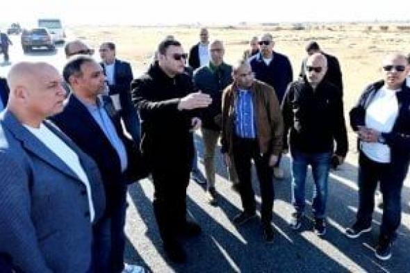 وزير
الإسكان
يختتم
جولته
اليوم
بتفقد
مشروع
طريق
محور
سفنكس