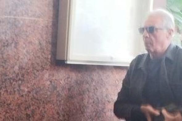 محمود
حميدة
وأشرف
زكى
ومنير
مكرم
يحضرون
جنازة
الفنانة
سمية
الألفى