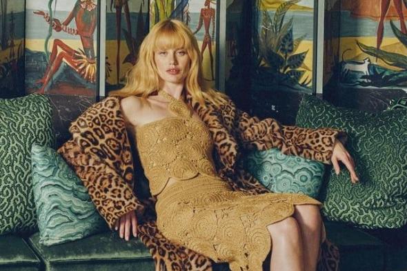 مجموعة Simon Miller ريزورت 2026: عندما تلتقي الروح الاستوائية بأناقة الشتاء