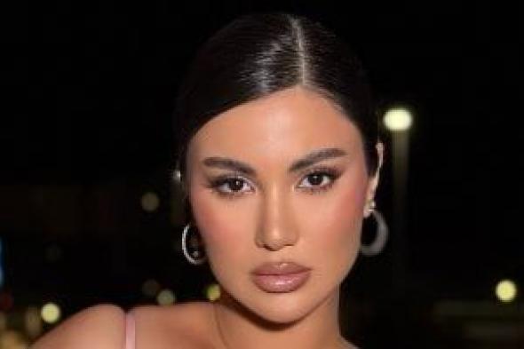 حفظ
تحقيقات
اتهام
الفنانة
هدى
الإتربى
لطبيب
أسنان
باستغلال
صورتها
في
الدعاية