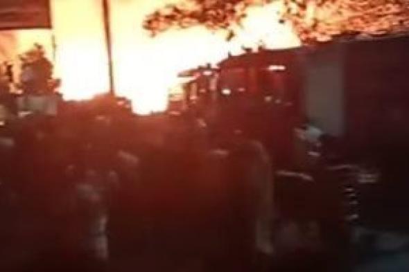 الدفع
بـ8
سيارات
إطفاء
للسيطرة
على
حريق
مخزن
أخشاب
بمؤسسة
الزكاة