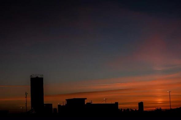 رصد
    العمود
    الضوئي
    في
    سماء
    الحدود
    الشمالية