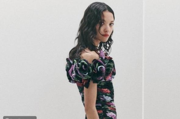 مجموعة Carolina Herrera لما قبل خريف 2026: بين الكلاسيكية والأنوثة العصرية