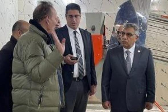 محافظ
الدقهلية
يتفقد
أعمال
إنشاء
مخبز
المحافظة
بسوق
الجملة