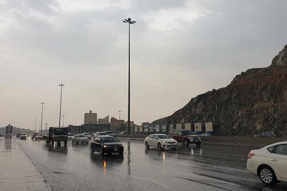 إنذار
    أحمر
    على
    مكة
    والباحة
    بسبب
    توقع
    أمطار
    غزيرة
    وضباب
    كثيف