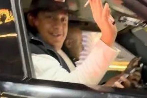 حمو
بيكا
خارج
محبسه..
أول
صور
بعد
الإفراج
عنه
ونهاية
أزمة
السلاح
الأبيض