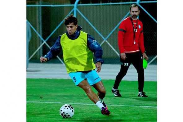 6 مفاتيح فنية تحكم مواجهة دبا والوصل