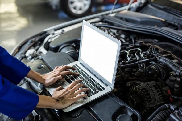 مختص:
    اشتراط
    تشغيل
    المؤهلين
    بورش
    صيانة
    السيارات
    يسهم
    في
    زيادة
    الثقة
    للعملاء