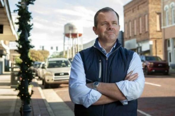 رجل أعمال يبيع شركته ويمنح موظفيه مكافآت بقيمة 240 مليون دولار