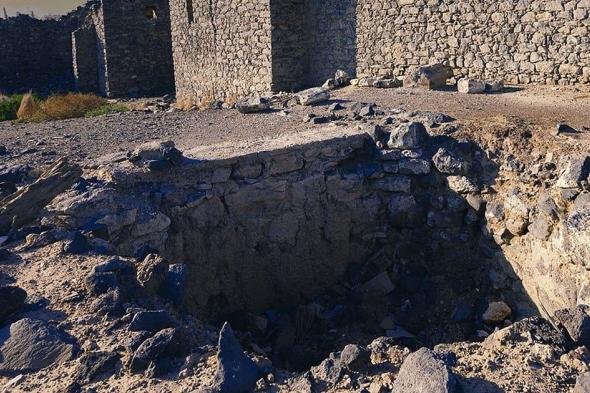 بئر
    "العهن"..
    موضع
    نبوي
    في
    المدينة
    المنورة
    لا
    يزال
    يحتفظ
    بأثر
    البركة
    والاسم
    الكريم