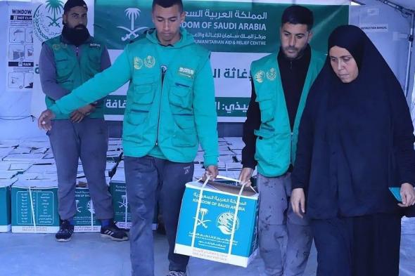 مركز
    الملك
    سلمان
    يوزع
    سلالًا
    غذائية
    في
    "جباليا"
    شمال
    غزة
    ضمن
    الحملة
    السعودية