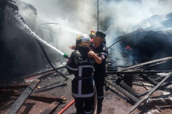 إخماد
حريق
شب
في
خمسة
محلات
تجارية
بالجزائر
العاصمة