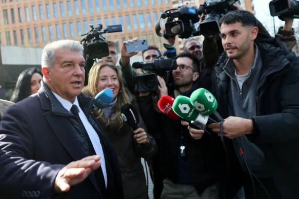 استدعاء
      رئيس
      برشلونة
      للمحكمة
      ..
      وراؤول
      يمدح
      يامال
      ويدعو
      للصبر
      على
      الريال