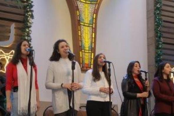 رئيس
الطائفة
الإنجيلية
يشارك
في
احتفال
رأس
السنة
الميلادية
بكنيسة
مصر
الجديدة