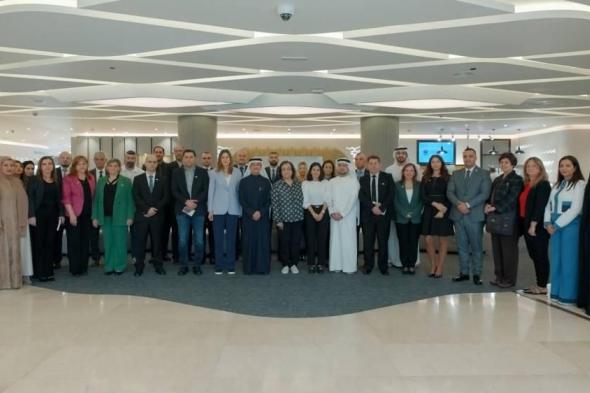 وفد
      حكومي
      لبناني
      يطلع
      على
      منظومة
      الريادة
      في
      الإمارات