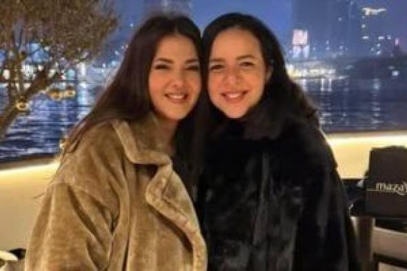 إيمى
سمر
غانم
تهنئ
شقيقتها
دنيا
بعيد
ميلادها
والأخيرة
ترد:
إنتى
الصغننة
بتاعتى