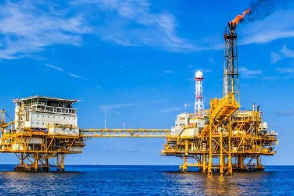 باستثمارات
      ملياري
      جنيه..
      خطة
      طموحة
      لزيادة
      إنتاج
      البنزين
      والبوتاجاز
      محليا