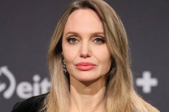 هل
      تودع
      هوليوود
      للأبد؟..
      السر
      وراء
      قرار
      أنجلينا
      جولي
      المفاجئ
      بيع
      منزلها
      في
      أمريكا