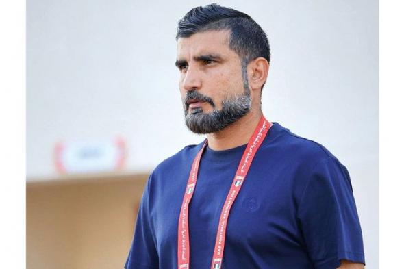 نادي الإمارات ينهي علاقته مع المدرب بدر طبيب