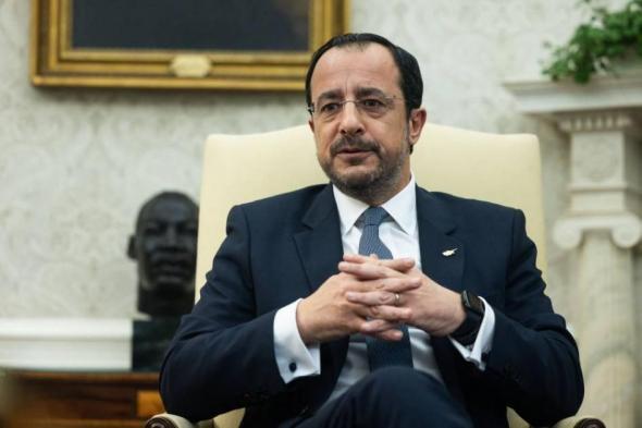 الرئيس
      القبرصي
      يشدد
      على
      أهمية
      تعزيز
      الروابط
      مع
      الإمارات