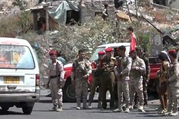 محافظ
    حضرموت
    يطلق
    عملية
    عسكرية
    لتسلم
    مواقع
    «الانتقالي»
    سلمياً