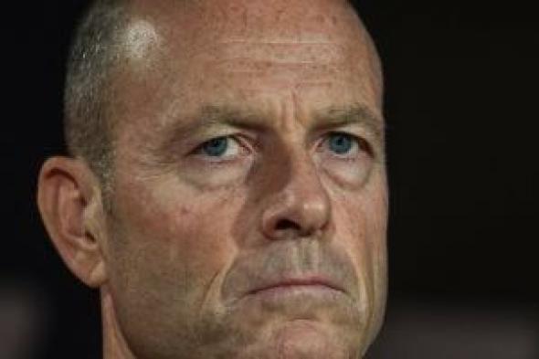 جلسات
مكثفة
في
الأهلي
لحسم
صفقة
المدافع
المحلي