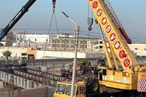 محافظ
الإسماعيلية
يتابع
بدء
المراحل
النهائية
للمحور
التبادلى
بالقنطرة
غرب