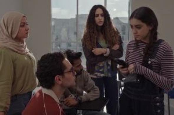 أصدقاء
تيا
ونعومى
يكتشفون
حقيقتهما
فى
مسلسل
ميد
تيرم