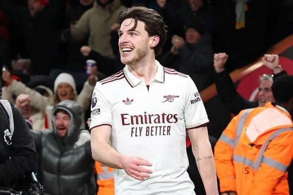 أرسنال
      يقطع
      خطوة
      جديدة
      نحو
      حلم
      لقب
      «البريميرليغ»