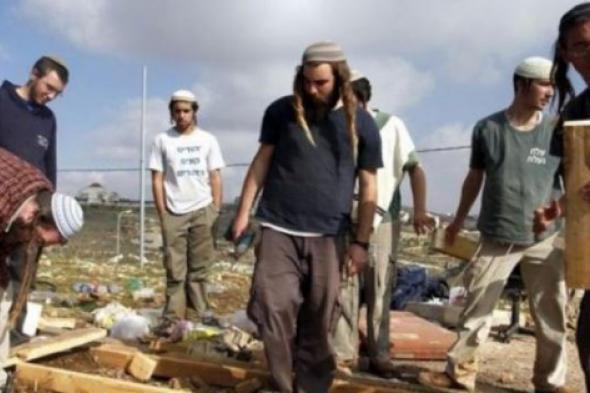 مستوطنون
يقتحمون
منطقة
المالح
بالأغوار
الشمالية
ويعتدون
على
المواطنين