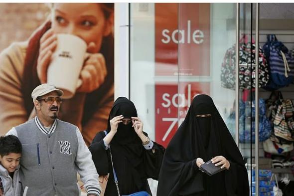 هذا
    ما
    أنفقه 
    السياح
    السعوديون
    في الخارج 
    عام
    2025… 
    أرقام
    غير
    مسبوقة
    تعرف
    عليها 